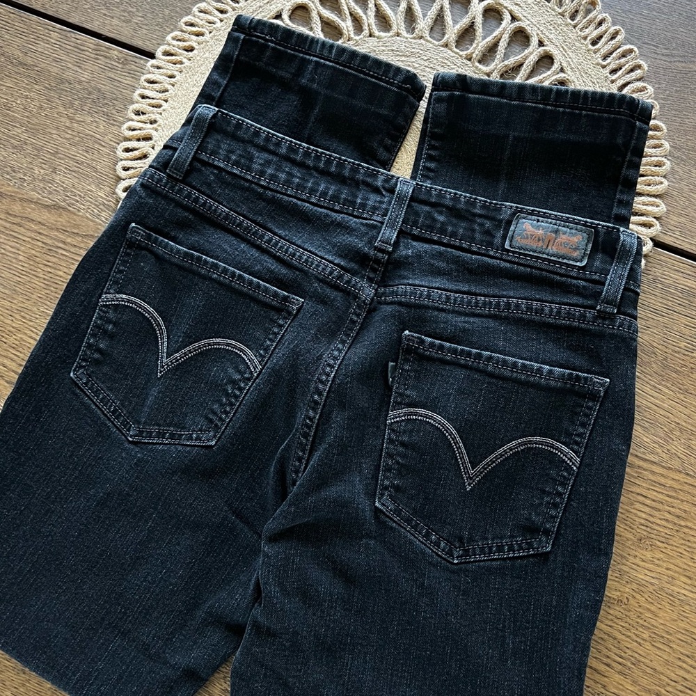 Levi's Women's Classic Black Denim Skinny Jeans Size 6p Black Mid Rise preowned - Picture 4 of 11